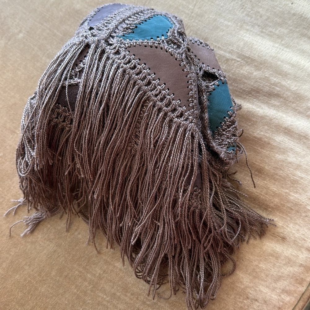 Vintage Leather & Crochet shall shoulder wrap Accessory for hips Classy Bohemian - Picture 2 of 9